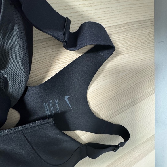 Nike Alpha Bra Size Xl - Picture 4 of 5